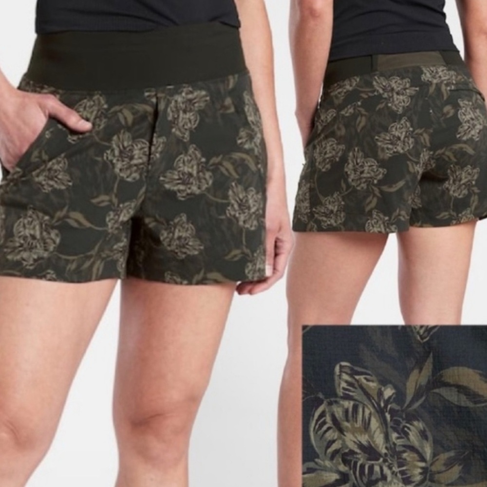 NWT Athleta Trekkie North Printed‎ Short Size 20